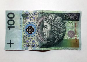 zdjęcie przedstawia awers banknotu o nominale stuzłotowym
