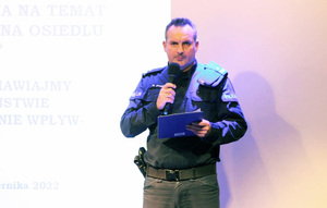 Komendant Komisariatu Policji Warszawa Ursynów mł. insp. Andrzej Szubiczuk. W audytorium ekspertów zasiedli Zastępca Burmistrza Dzielnicy Ursynów  m.st. Warszawy  Bartosz Dominiak, Naczelnik Wydziału Prewencji KP Warszawa Ursynów – podinsp. Marcin Ptaszek, Naczelnik II Oddziału Terenowego Straży Miejskiej m. st. Warszawy dla Dzielnicy Mokotów – Artur Jakubiak,  Kierownik Delegatury Biura Bezpieczeństwa i Zarządzania Kryzysowego m. st. Warszawy w dzielnicy Ursynów Pan Wiesław Gagaszka  oraz Kierownicy Rewiru Dzielnicowych i dzielnicowi z tego rejonu.