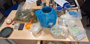 zabezpieczone narkotyki i pieniądze