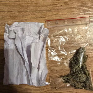 Policyjny dozór za posiadanie znacznej ilości narkotyków