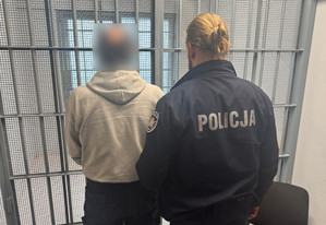 Policjant z zatrzymanym