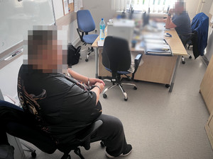 W mieszkaniu miał blisko 2 kilogramy narkotyków – dozór dla zatrzymanego