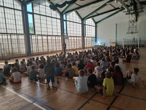 Policyjna prelekcja w szkole