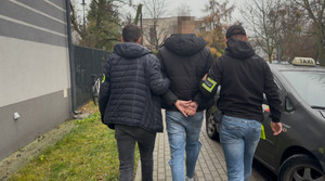 Trzy agresywne osoby z Sadyby jeszcze dzisiaj usłyszą zarzuty. O losie 16-latka zadecyduje sąd