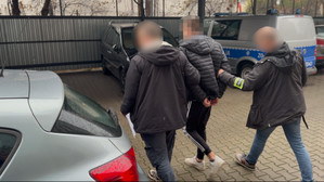 Trzy agresywne osoby z Sadyby jeszcze dzisiaj usłyszą zarzuty. O losie 16-latka zadecyduje sąd