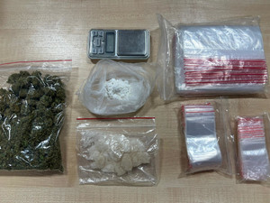 Mokotowscy kryminalni zabezpieczyli znaczną ilość narkotyków – podejrzany trafił do aresztu