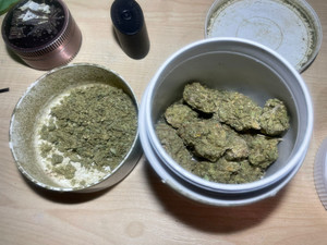 Narkotyki schował w bagażniku – zapach marihuany zdradził posiadacza