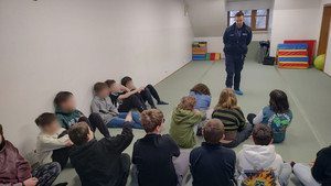 Bezpiecznie w realu i w sieci – policyjne spotkanie z uczniami
