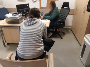 Zuchwała kradzież podczas zakupów – sprawcy w rękach operacyjnych