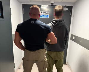 Nocna interwencja zakończona zarzutami za posiadanie narkotyków