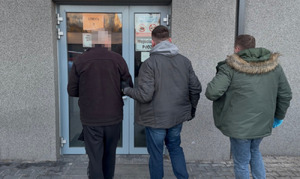 Policjanci zatrzymali mężczyznę, który znęcał się na psem