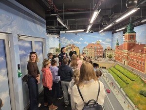 Policja i Kolejkowo Warszawa uczą, jak bezpiecznie poruszać się w mieście