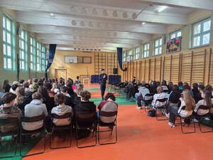 Droga do munduru – policjant spotkał się z licealistami