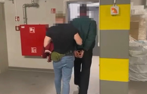 Uszkodzili budynek i pojazdy – podejrzani w rękach kryminalnych