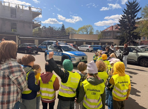 Mali goście, ważne rozmowy – przedszkolaki z wizytą u mokotowskich policjantów