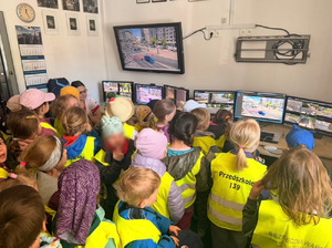 Mali goście, ważne rozmowy – przedszkolaki z wizytą u mokotowskich policjantów