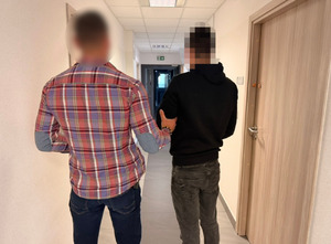Nocą wybijał szyby i okradał lokale – operacyjni namierzyli włamywacza