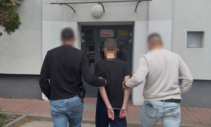 Rozpracowali grupę oszustów i zabezpieczyli setki tysięcy złotych – cztery osoby tymczasowo aresztowane