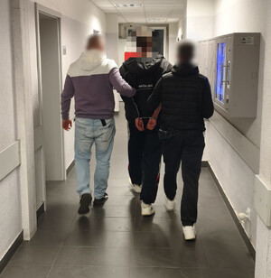 Narkotyki ukrywał w samochodzie i mieszkaniu. 27-latek trafił do aresztu