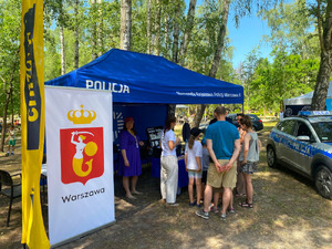 „Dzieci na Rowery” – policjanci promowali bezpieczeństwo podczas rodzinnego pikniku w Powsinie