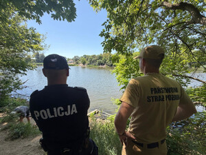 Letni wypoczynek pod kontrolą – patrole służb nad Jeziorkiem Czerniakowskim