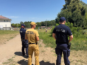 Letni wypoczynek pod kontrolą – patrole służb nad Jeziorkiem Czerniakowskim