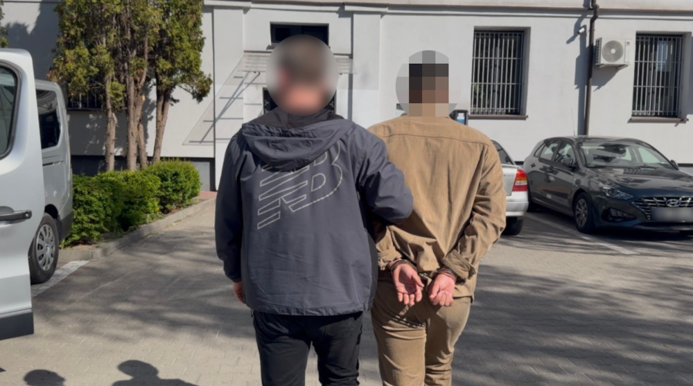 Oszustwa „na pracownika banku i policjanta” - podejrzewany zatrzymany, sąd zastosował areszt